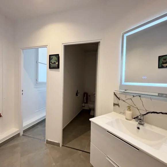 Espace indépendant 128 m² 26 postes Location bureau Boulevard de Sébastopol Paris 75003 - photo 1