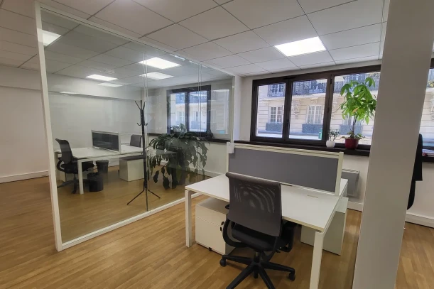 Espace indépendant - 92300 - 14 postes - 4900€