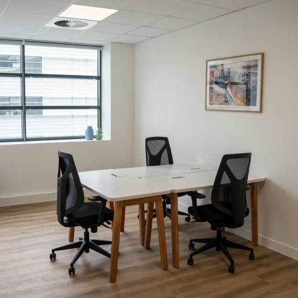 Bureau privé 8 m² 1 poste Coworking Rue de Luxembourg Lille 59800 - photo 9