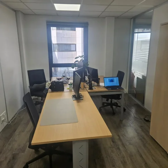Bureau privé 18 m² 4 postes Location bureau Rue de Billancourt Boulogne-Billancourt 92100 - photo 2