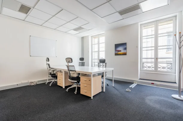 Bureau privé - 75001 - 4 postes - 2990€