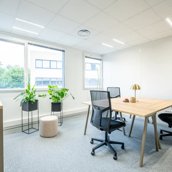 Bureau privé 14 m² 3 postes Location bureau Rue des Courtillons Bruz 35170 - photo 1
