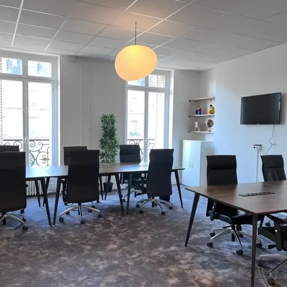 Espace indépendant 150 m² 22 postes Location bureau Rue Saint-Lazare Paris 75008 - photo 9