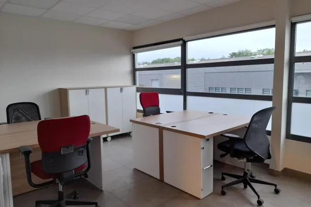 Bureau privé - 77100 - 4 postes - 620€