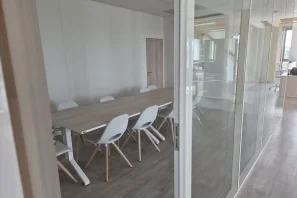 Open Space - 69800 - 24 postes - 250€