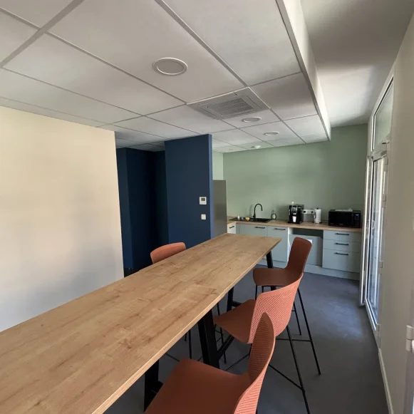 Bureau privé 14 m² 2 postes Coworking Chemin du Château de l'Hers Toulouse 31500 - photo 8