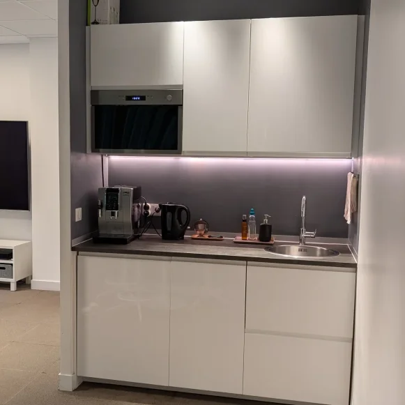 Bureau privé 16 m² 4 postes Location bureau Rue de Turenne Paris 75004 - photo 4