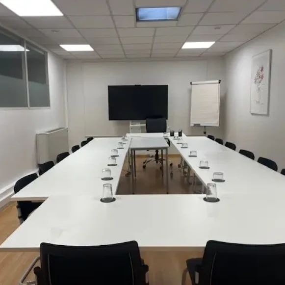 Bureau privé 22 m² 4 postes Location bureau Chemin de la Crabe Toulouse 31300 - photo 4