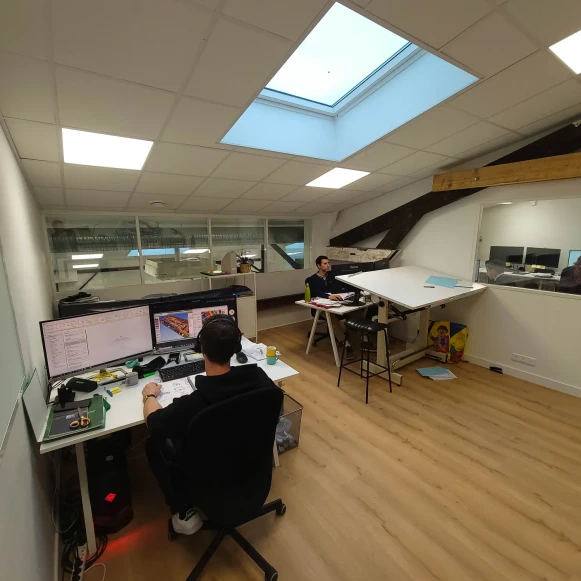 Bureau privé 19 m² 4 postes Coworking Rue des Olivettes Nantes 44000 - photo 2