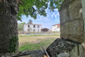 Open Space - 17220 - 8 postes - 185€