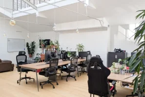 Open Space - 75010 - 3 postes - 350€
