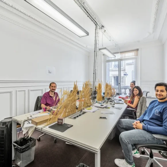 Bureau privé 20 m² 6 postes Coworking Rue Bleue Paris 75009 - photo 1