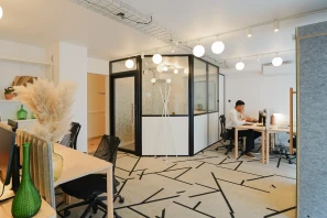 Open Space - 60200 - 15 postes - 280€