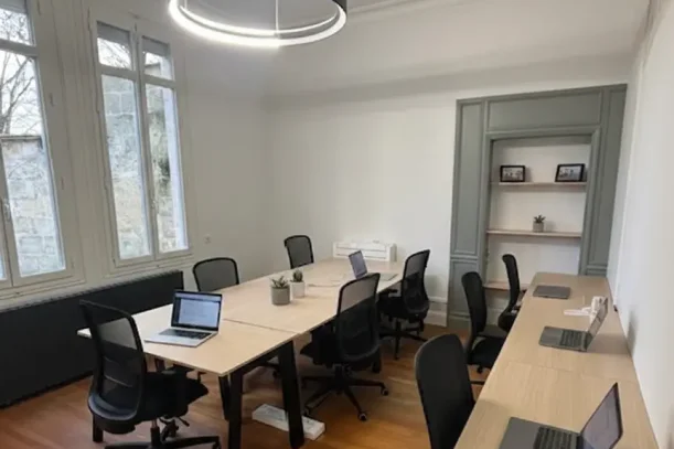 Bureau privé - 33000 - 8 postes - 3600€