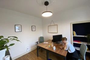 Bureau privé - 21700 - 2 postes - 630€