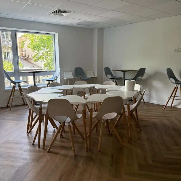 Bureau privé 25 m² 6 postes Location bureau Avenue de Clichy Paris 75017 - photo 6