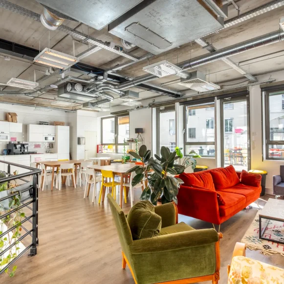 Bureau privé 132 m² 14 postes Location bureau Rue La Fayette Paris 75010 - photo 7