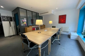 Open Space - 75010 - 4 postes - 325€