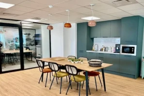 Open Space - 92400 - 18 postes - 370€