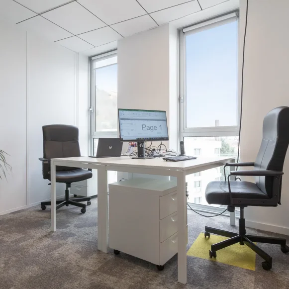 Bureau privé 10 m² 2 postes Coworking Quai Fulchiron Lyon 69005 - photo 1