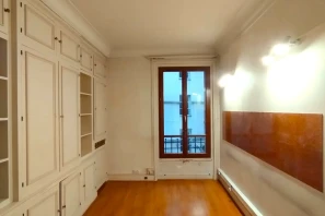 Bureau privé - 75015 - 5 postes - 1067€