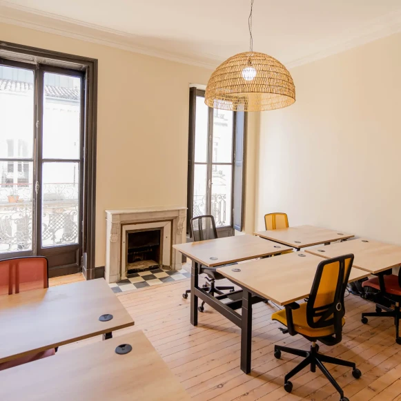 Bureau privé 23 m² 6 postes Coworking Rue Vital Carles Bordeaux 33000 - photo 1
