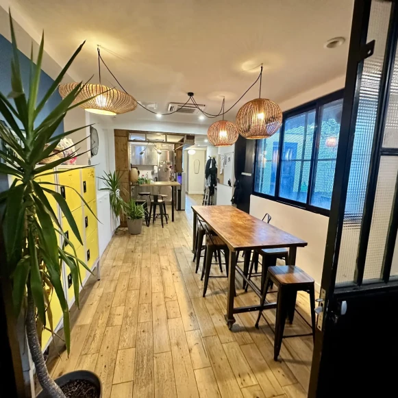 Open Space  2 postes Location bureau Rue Myrha Paris 75018 - photo 1