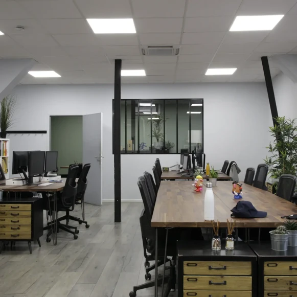 Espace indépendant 100 m² 15 postes Coworking Rue du Faubourg Saint-Martin Paris 75010 - photo 1