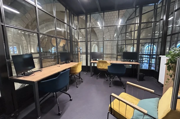 Bureau privé - 44000 - 8 postes - 3000€