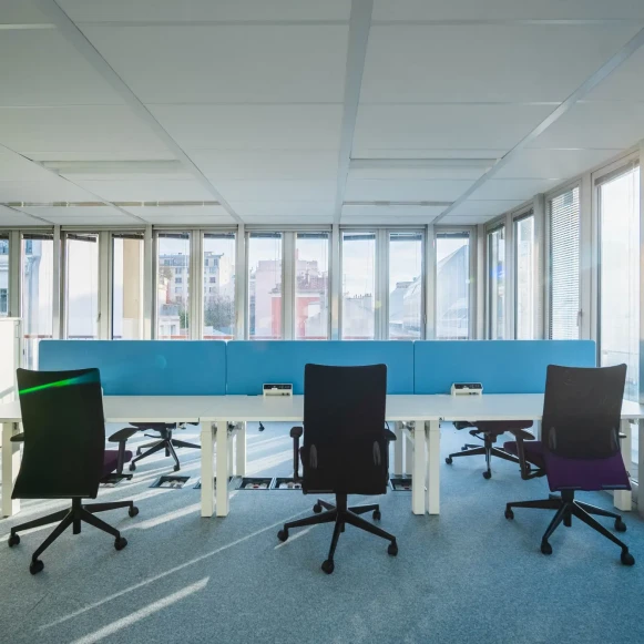 Bureau privé 20 m² 6 postes Location bureau Rue Philidor Paris 75020 - photo 1