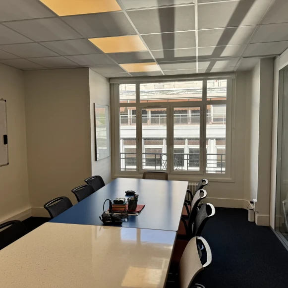 Open Space  8 postes Coworking Rue Treilhard Paris 75008 - photo 7