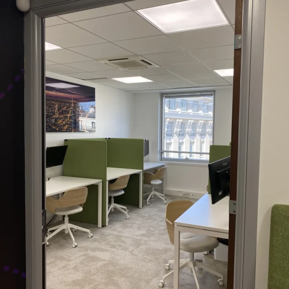 Espace indépendant 18 m² 6 postes Location bureau Boulevard du Montparnasse Paris 75014 - photo 5
