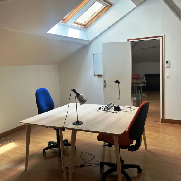 Bureau privé 38 m² 8 postes Location bureau Rue du Grand Prieuré Paris 75011 - photo 3