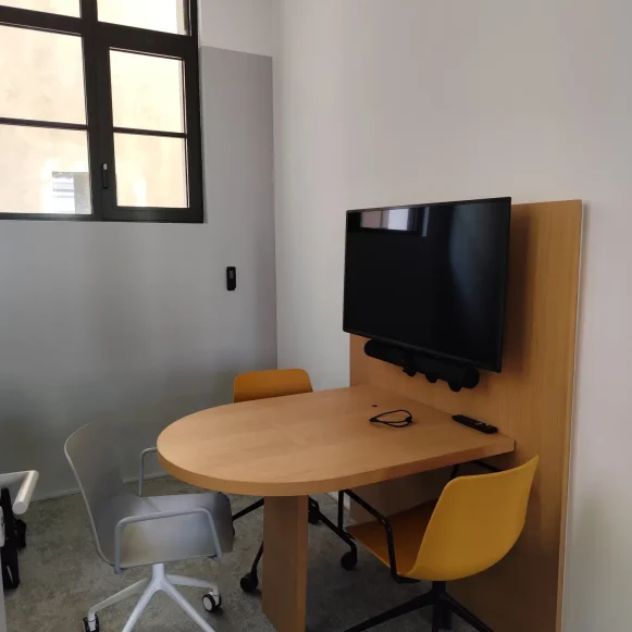 Open Space  10 postes Location bureau Rue Henri Barbusse Marseille 13001 - photo 9