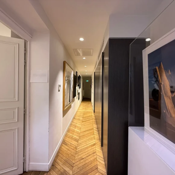 Bureau privé 25 m² 6 postes Location bureau Rue du Louvre Paris 75001 - photo 2