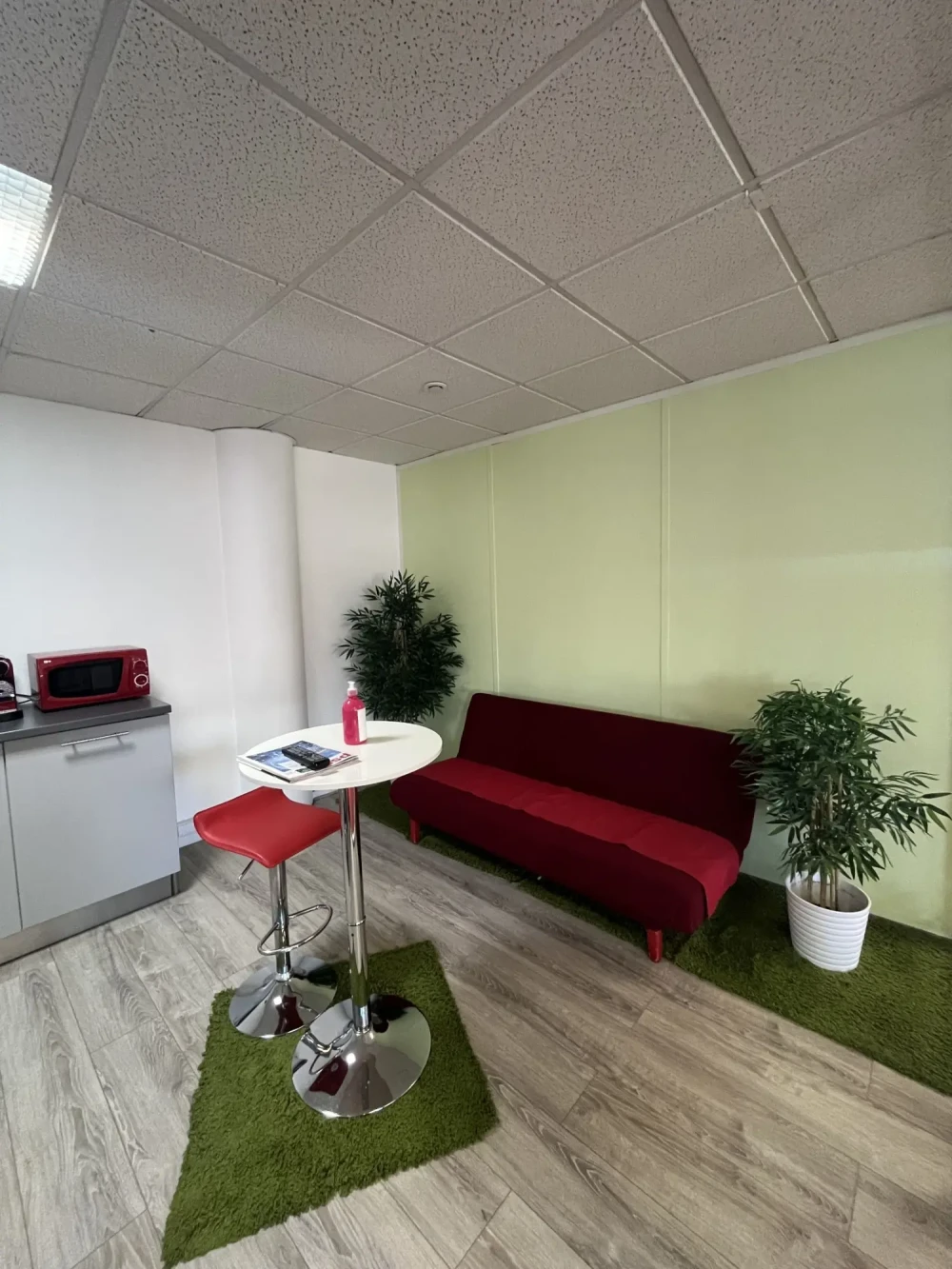 Open Space - 92000 - 4 postes - 150€