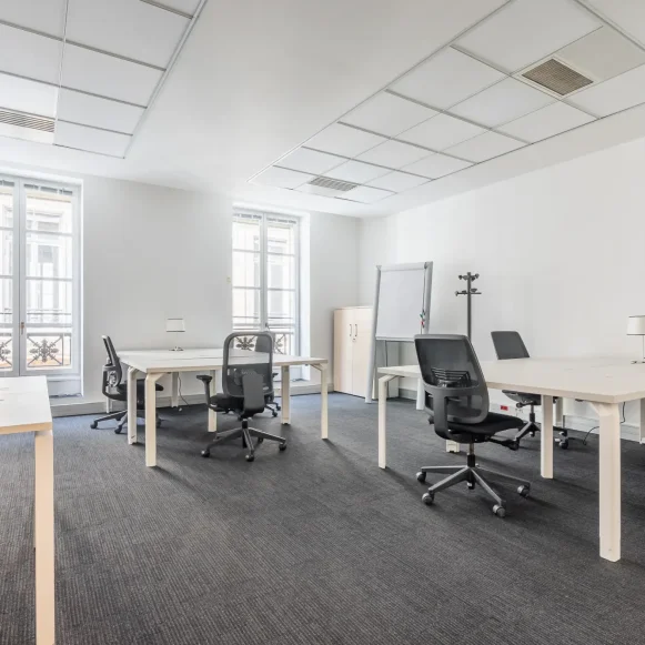 Bureau privé 36 m² 8 postes Location bureau Rue Cambon Paris 75001 - photo 1