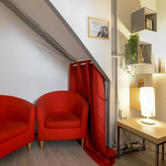 Bureau privé 10 m² 4 postes Coworking Rue des Epinettes Paris 75017 - photo 3