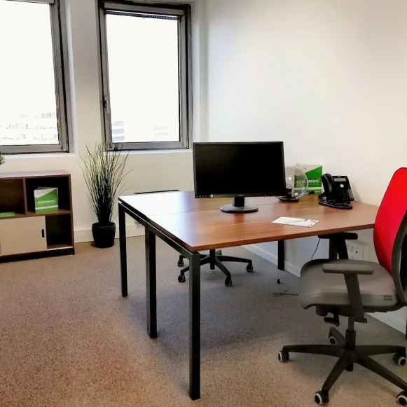 Bureau privé 12 m² 3 postes Coworking Rue de Mantes Colombes 92700 - photo 1