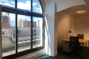 Bureau privé - 75010 - 5 postes - 2850€