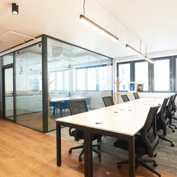 Espace indépendant 172 m² 24 postes Location bureau Rue d'Hauteville Paris 75010 - photo 1