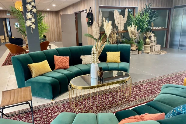 Bureau privé - 44800 - 26 postes - 10599€