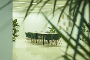 Open Space - 67000 - 12 postes - 200€