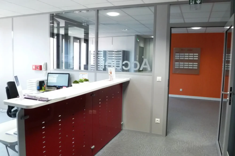 Bureau privé - 31670 - 2 postes - 760€