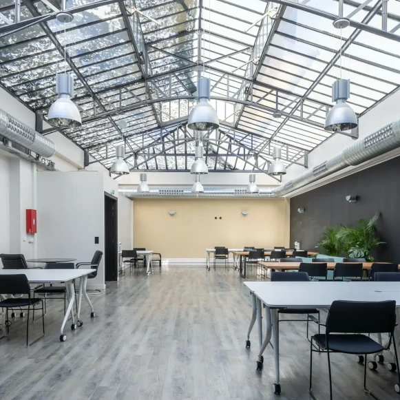 Bureau privé 130 m² 30 postes Coworking Rue la Vacquerie Paris 75011 - photo 1