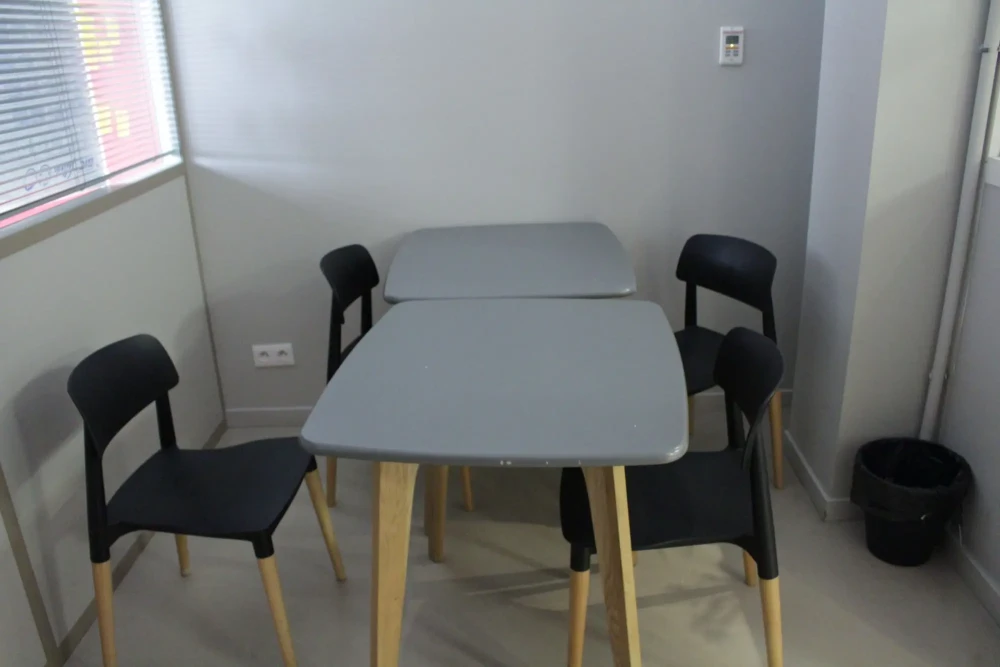 Open Space - 13001 - 30 postes - 160€