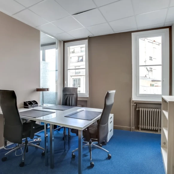 Bureau privé 16 m² 4 postes Coworking Rue Jean Mermoz Paris 75008 - photo 1
