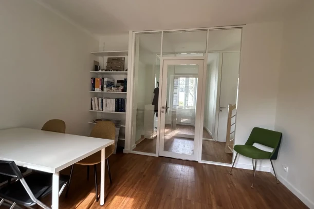 Open Space - 44200 - 4 postes - 200€