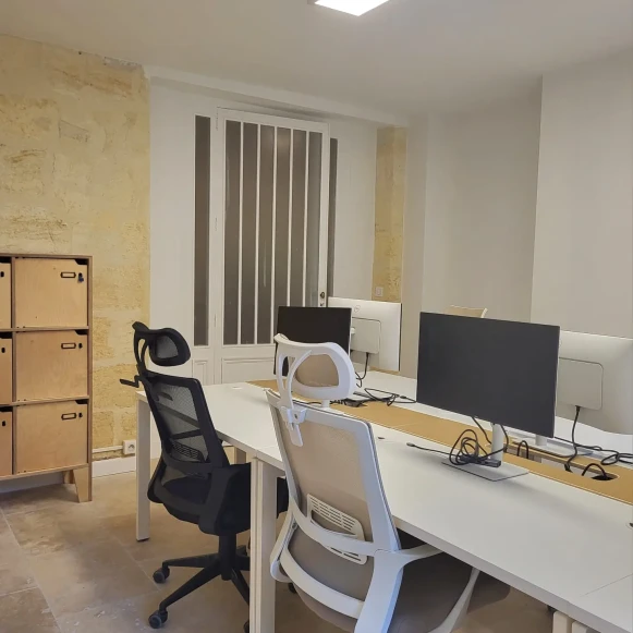 Bureau privé 20 m² 6 postes Location bureau Rue Thiac Bordeaux 33000 - photo 3