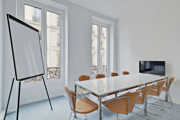 Bureau privé - 75008 - 4 postes - 2000€